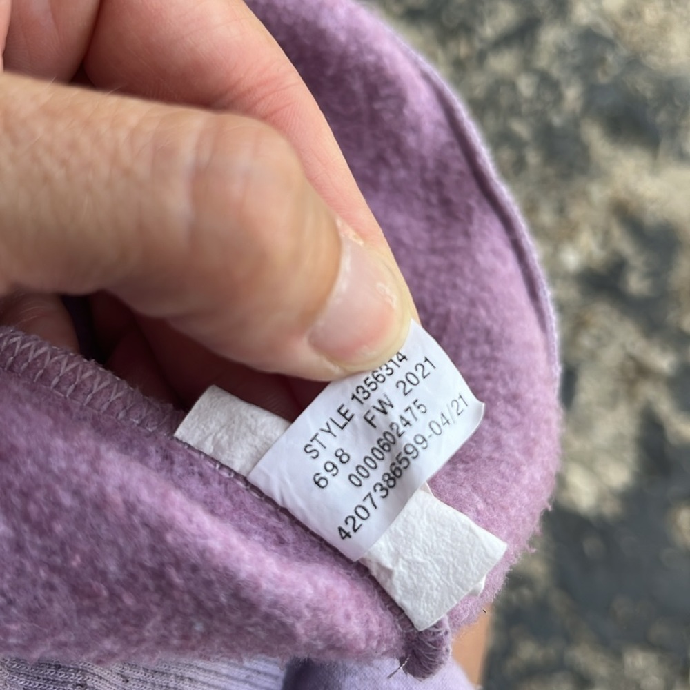 Like new light purple Under Armour sweatshirt - Picture 11 of 13